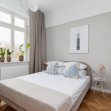 아파트 3 Bedroom With The Balcony - Rejtana 10