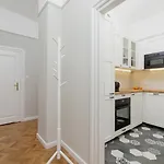 Appartamento 3 Bedroom With The Balcony - Rejtana 10